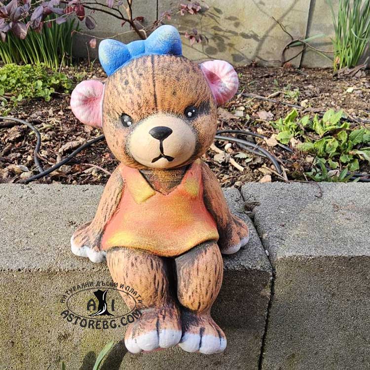 МЕЧЕ-СЕДНАЛО-МОМИЧЕ-ОРАНЖЕВО