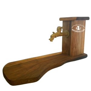 Oreh daska servirane rqzane podnasqne podarak graviran lazer laser plato epoksidna smola epocsidna maslina