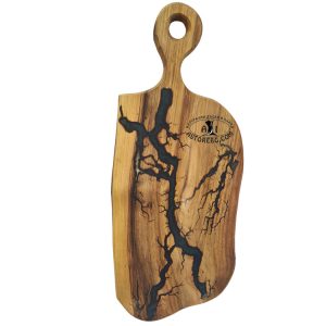 Орехова-дъска-и-епоксидна-смола-10