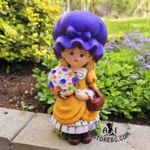 МОМИЧЕ-С-ЛИЛАВА-ШАПКА